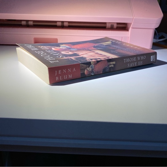 Those Who Save Us by Jenna Blum. Paperback. - Picture 6 of 7